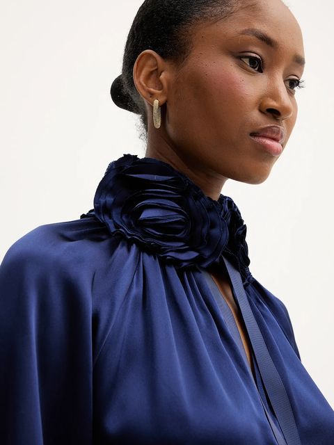 Luisa Spagnoli bluzka jedwabna damska kolor granatowy z aplikacją 542316