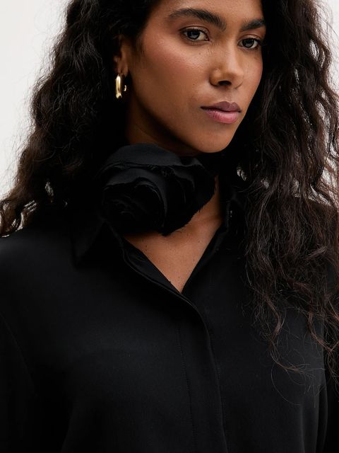 Marella koszula z jedwabiem kolor czarny relaxed z kołnierzykiem klasycznym 2523116071200