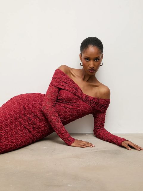 Answear.LAB sukienka kolor czerwony midi dopasowana - zdjęcie produktu nr 1