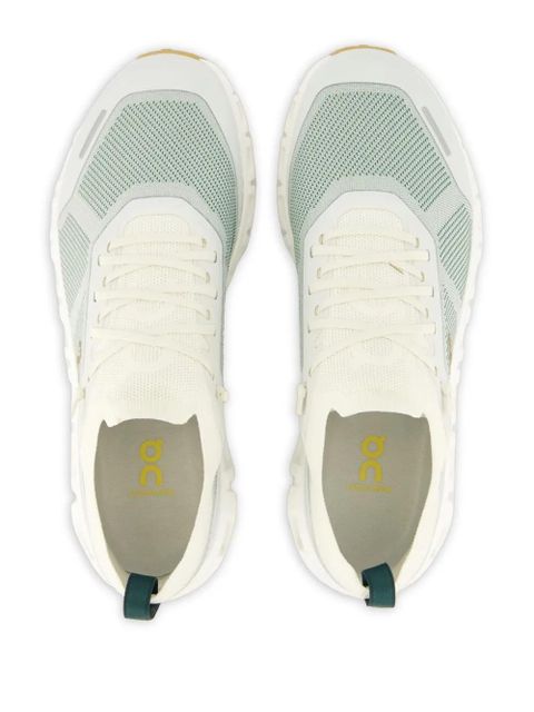 On Running knitted cloudsurf next trainers - White
