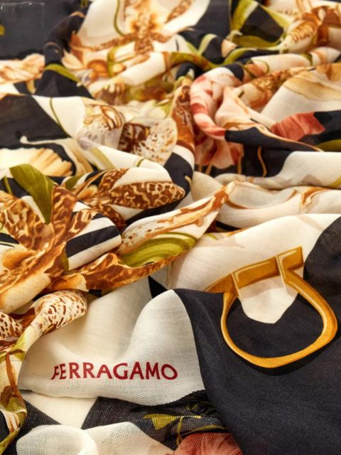 Ferragamo Gaia-print silk scarf - Black