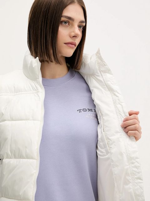 Tommy Jeans bezrękawnik kolor biały zimowy DW0DW22037