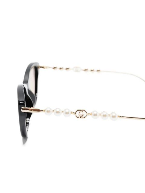Gucci Eyewear cat-eye frame sunglasses - Black