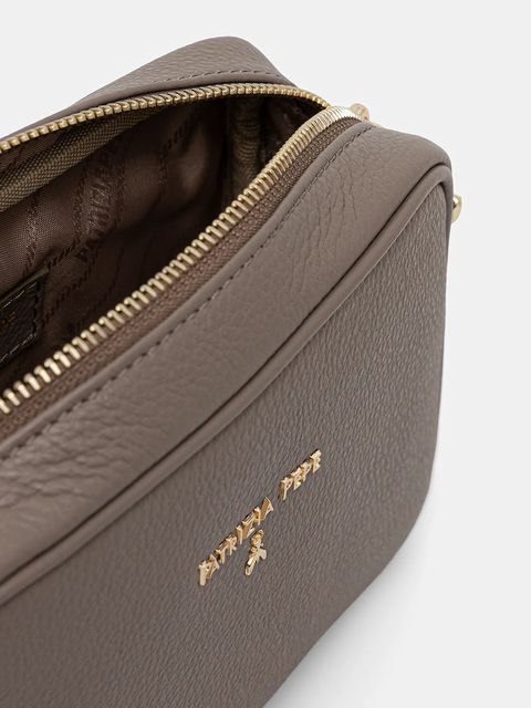 Patrizia Pepe torebka skórzana kolor beżowy CB0071 L001