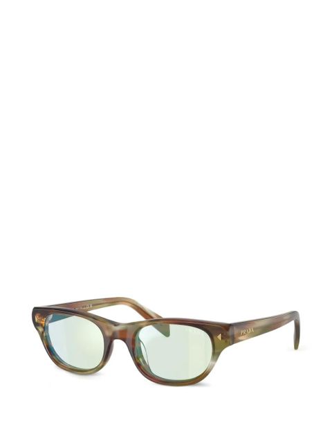 Prada Eyewear triangle-stud sunglasses - Brown - zdjęcie produktu nr 2