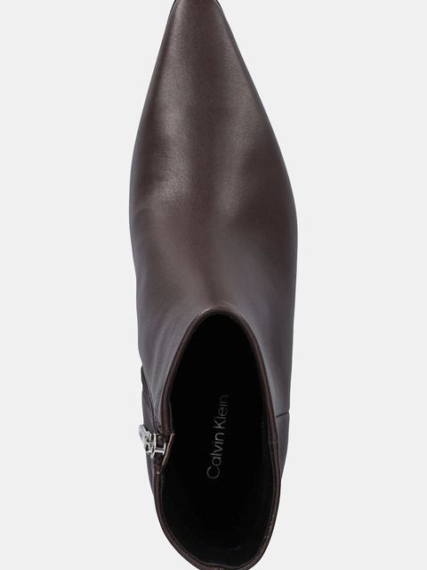 Calvin Klein botki skórzane SET BACK KITTEN HEEL ANKLE BOOT kolor czarny na słupku HW0HW02811