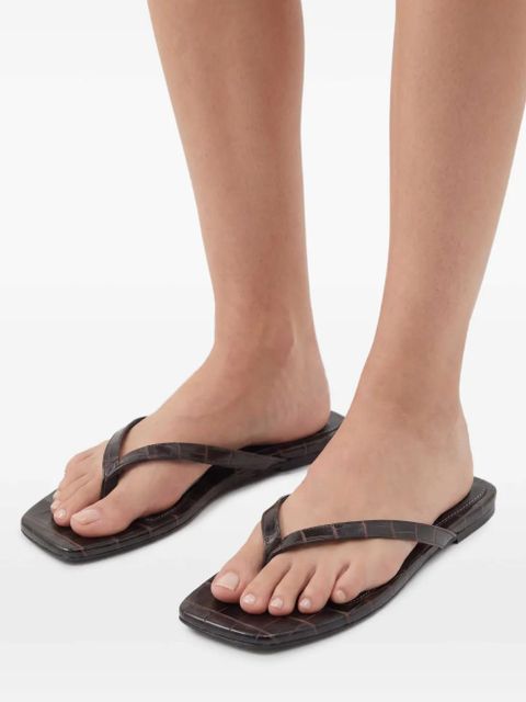 TOTEME crocodile-embossed flip flops - Brown