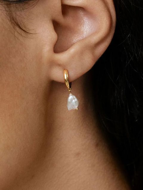 Monica Vinader Nura Keshi Huggie earrings - Gold