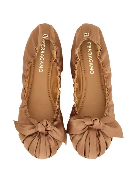Ferragamo bow gathered ballet flats - Neutrals