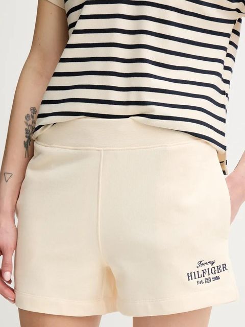Tommy Hilfiger szorty bawełniane damskie kolor beżowy z aplikacją high waist WW0WW45518 - zdjęcie produktu nr 1
