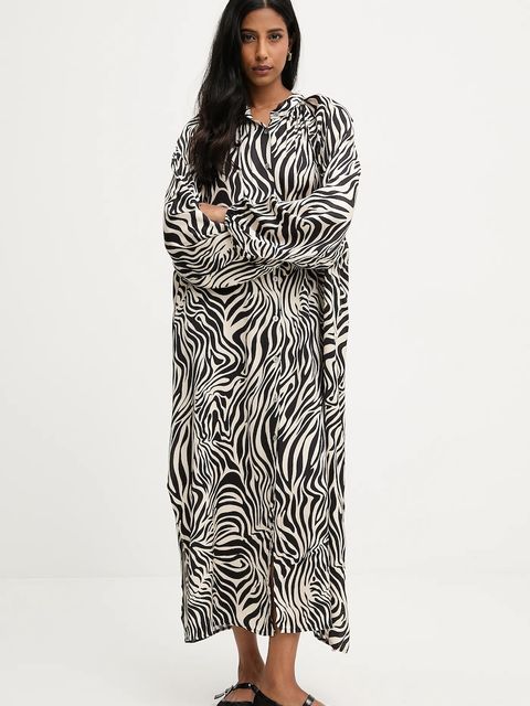 Answear.LAB sukienka kolor czarny midi rozkloszowana