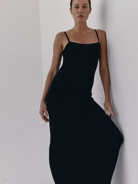 MUUV. sukienka JORDE kolor czarny maxi dopasowana