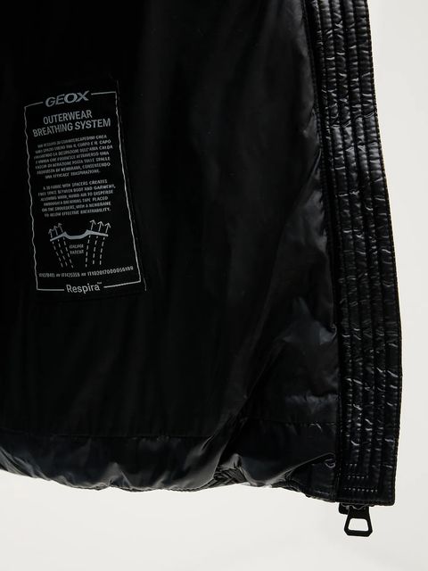 Geox kurtka SERILDA kolor czarny zimowa W5628F T3121