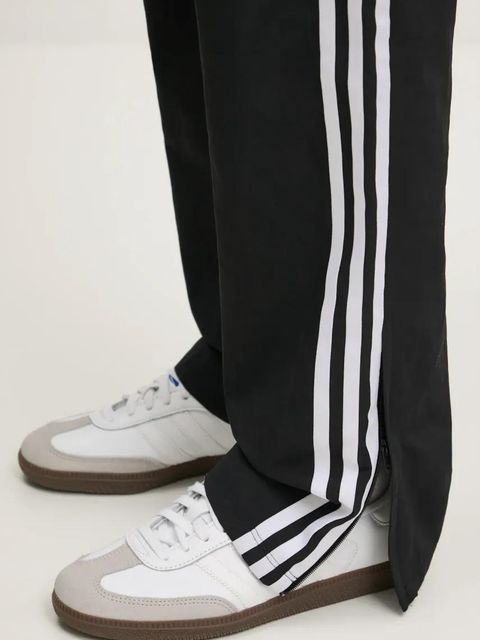 adidas Originals spodnie dresowe Woven Track Pant kolor czarny wzorzyste JD5335
