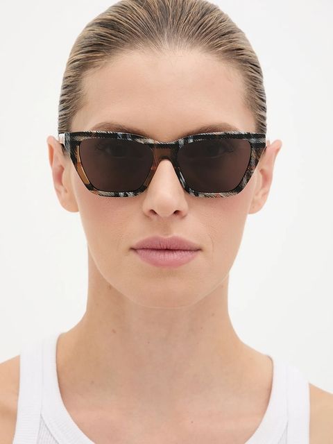 Burberry okulary przeciwsłoneczne damskie kolor brązowy 0BE4468