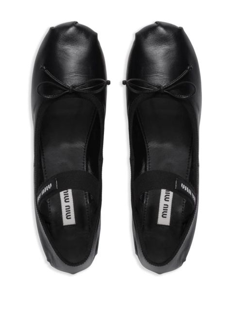Miu Miu logo-patch ballerina shoes - Black