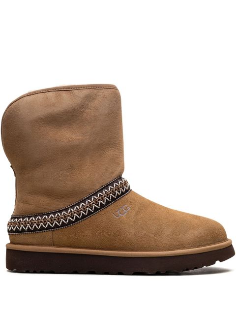 UGG Classic Short Crescent "Chestnut" boots - Brown - zdjęcie produktu nr 1