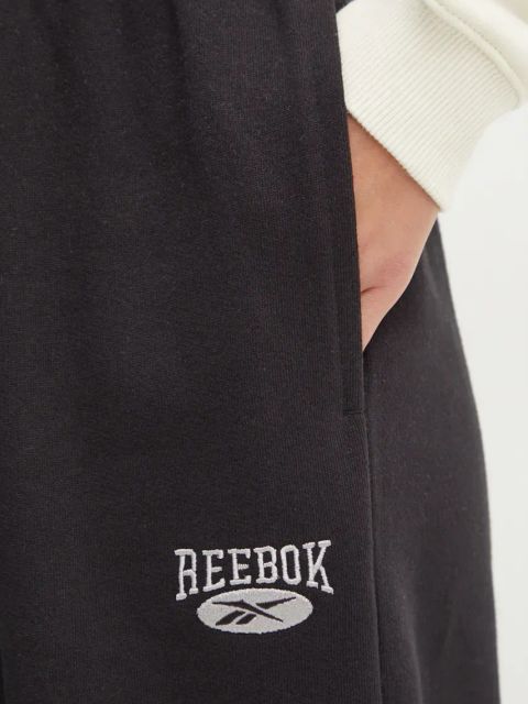 Reebok Classic spodnie dresowe bawełniane kolor czarny z aplikacją 100205172