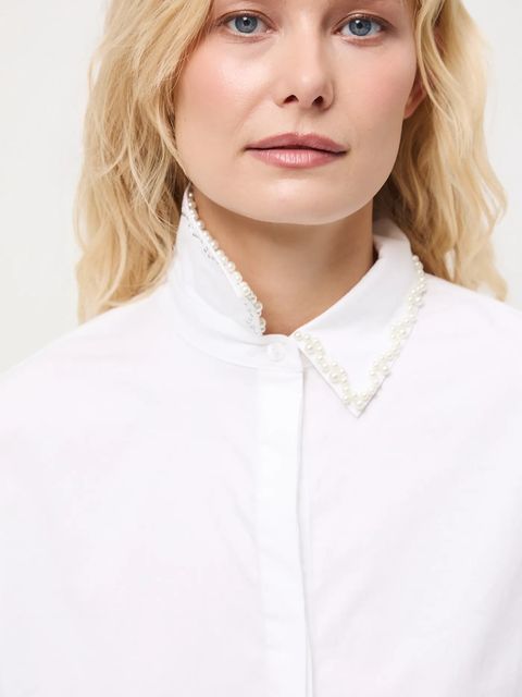 Medicine koszula damska kolor biały relaxed z kołnierzykiem klasycznym