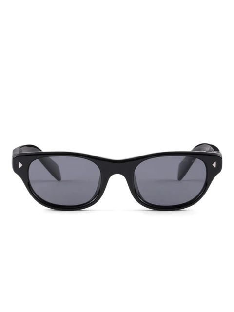 Prada Eyewear rivet-detail sunglasses - Black - zdjęcie produktu nr 1