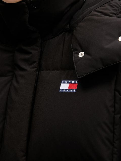 Tommy Jeans kurtka puchowa kolor czarny zimowa DW0DW21623