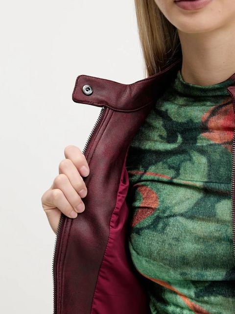 Desigual kurtka BASIC kolor bordowy przejściowa 25WWEW43