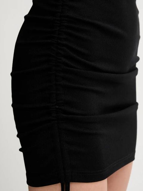 La Mania sukienka kolor czarny mini dopasowana TASH.3