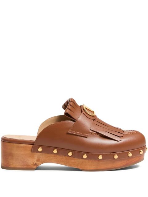 Valentino Garavani 45mm VLogo Signature fringed clogs - Brown - zdjęcie produktu nr 1