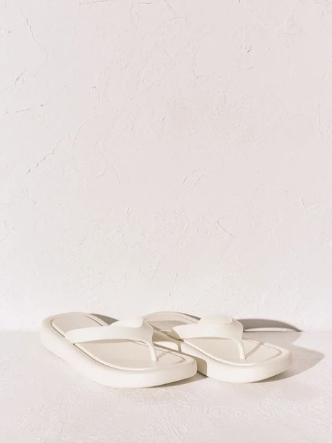women'secret japonki na płaskim obcasie damskie SI FLIP FLOP CREAM - zdjęcie produktu nr 1