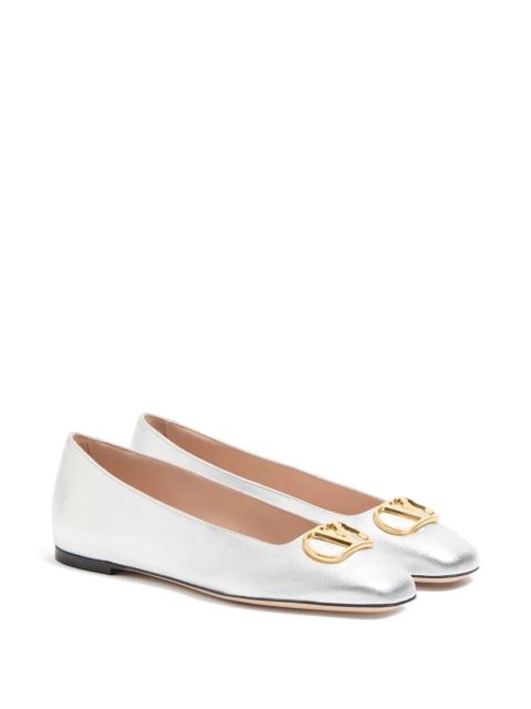 Valentino Garavani Vlogo Signature ballerinas in laminated nappa-leather - Silver - zdjęcie produktu nr 2