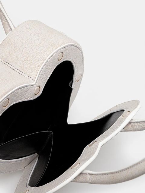 AMBUSH torebka Crackle Heart Top Handle Bag kolor szary BWNP028F24LEA0010100