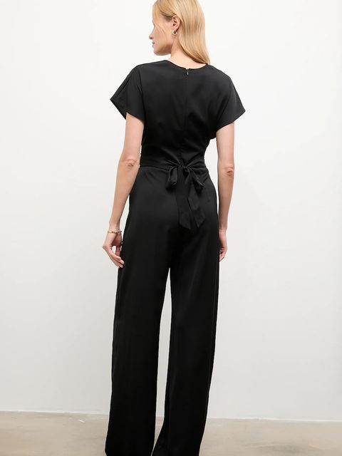 Answear.LAB kombinezon kolor czarny z dekoltem w szpic