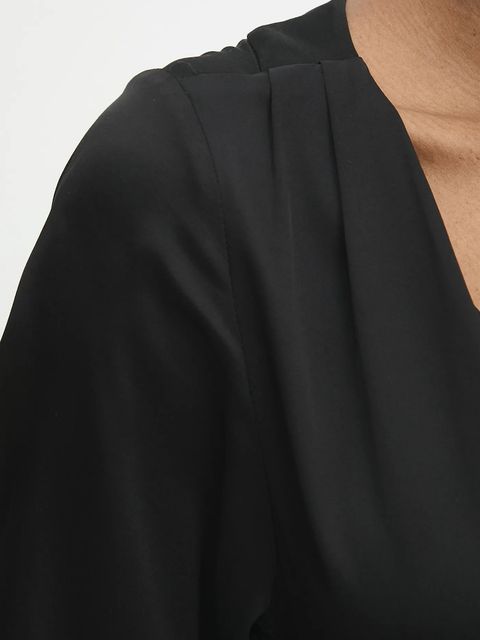 Answear.LAB kombinezon kolor czarny z dekoltem w szpic