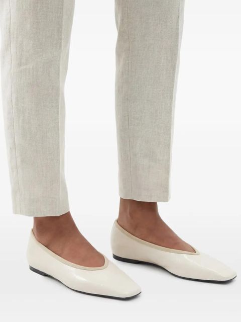 TOTEME crocodile-embossed ballet flats - Neutrals