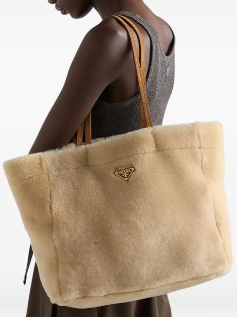 Prada large shearling tote bag - Neutrals - zdjęcie produktu nr 2