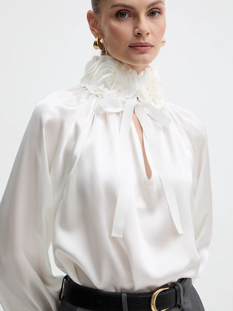 Luisa Spagnoli bluzka jedwabna damska kolor beżowy z aplikacją 542316