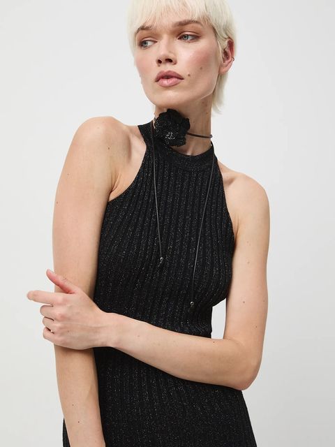 Medicine sukienka kolor srebrny midi dopasowana