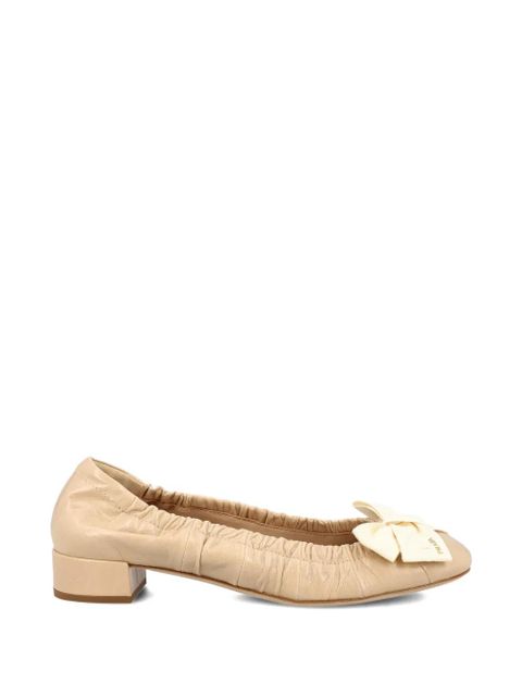 Prada ruched bow-embellishment pumps - Neutrals - zdjęcie produktu nr 1