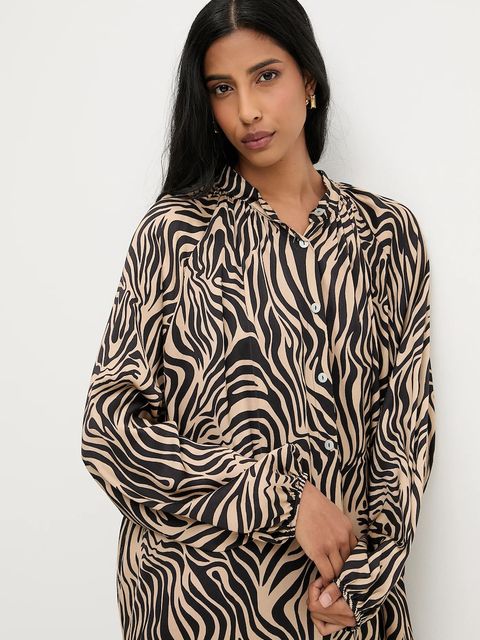 Answear.LAB sukienka kolor brązowy midi rozkloszowana