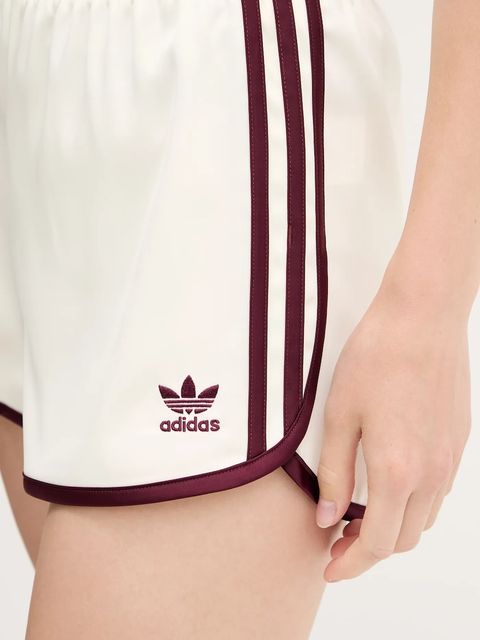 adidas Originals szorty 3-Stripes damskie kolor beżowy z aplikacją high waist KA7739