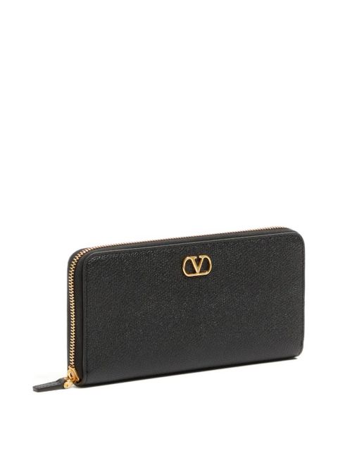 Valentino Garavani VLogo Signature zip wallet in grainy calfskin - Black