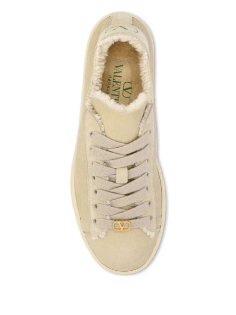 Valentino Garavani logo-appliqué suede sneakers - Neutrals