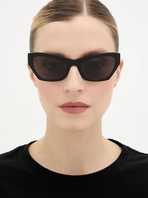 Balenciaga okulary przeciwsłoneczne damskie kolor czarny BB0447S