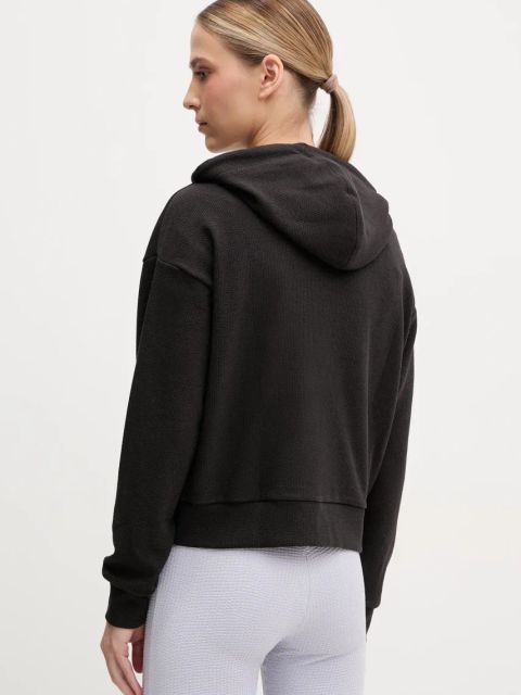 Puma bluza damska kolor czarny z kapturem gładka 685056