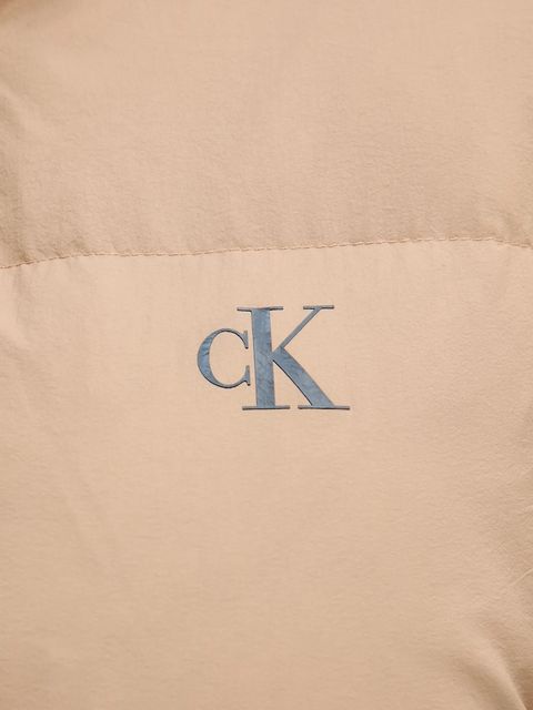 Calvin Klein Jeans bezrękawnik puchowy kolor beżowy zimowa LV044D522G