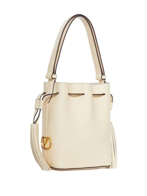 Valentino Garavani V-logo tassel leather bucket bag - Neutrals - zdjęcie produktu nr 2