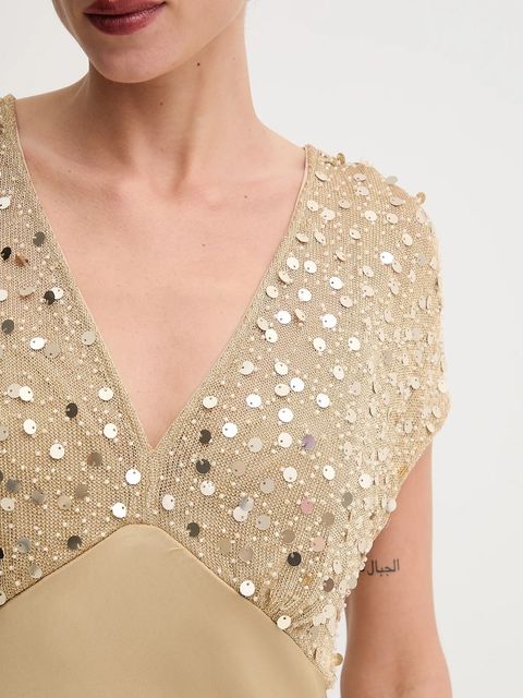 Never Fully Dressed sukienka kolor złoty maxi rozkloszowana NFDDR2230