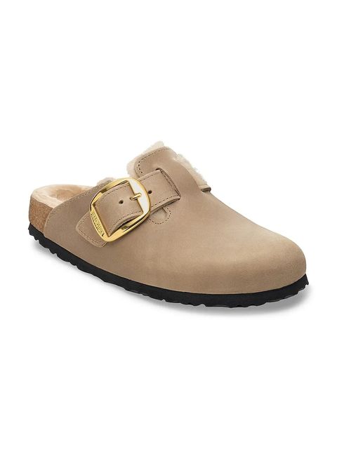 Birkenstock kapcie zamszowe Boston Big Buckle Shearling kolor beżowy 1030444