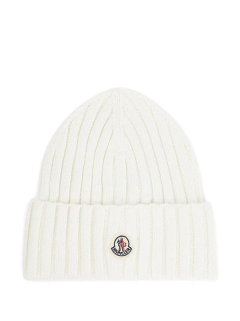 Moncler logo-patch ribbed beanie - White - zdjęcie produktu nr 1