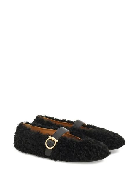 Ferragamo shearling buckled ballet flats - Black